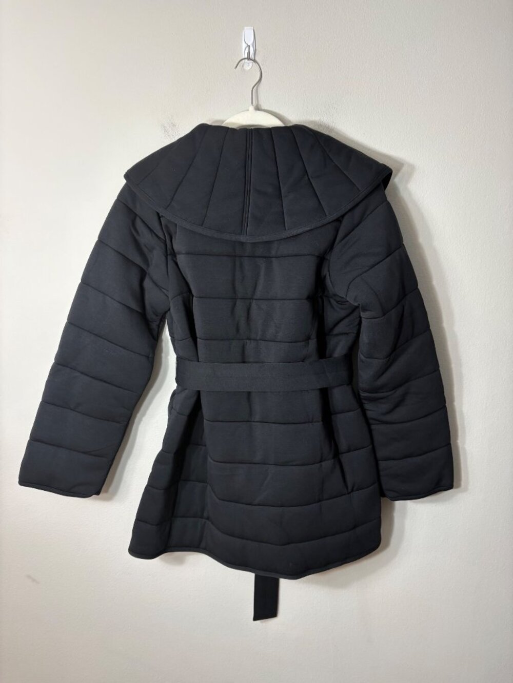 NEW Spanx Air Essentials Puffssentials Coat Very Black Belted Insulated Small - Picture 3 of 8